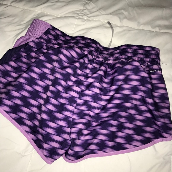 Nike purple patterned running short-shorts - Picture 3 of 4